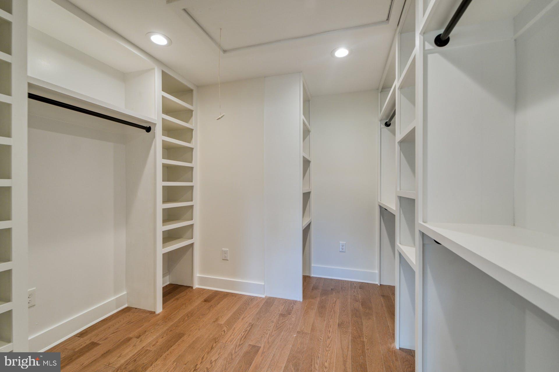 RIVERDALE PARK - Residential