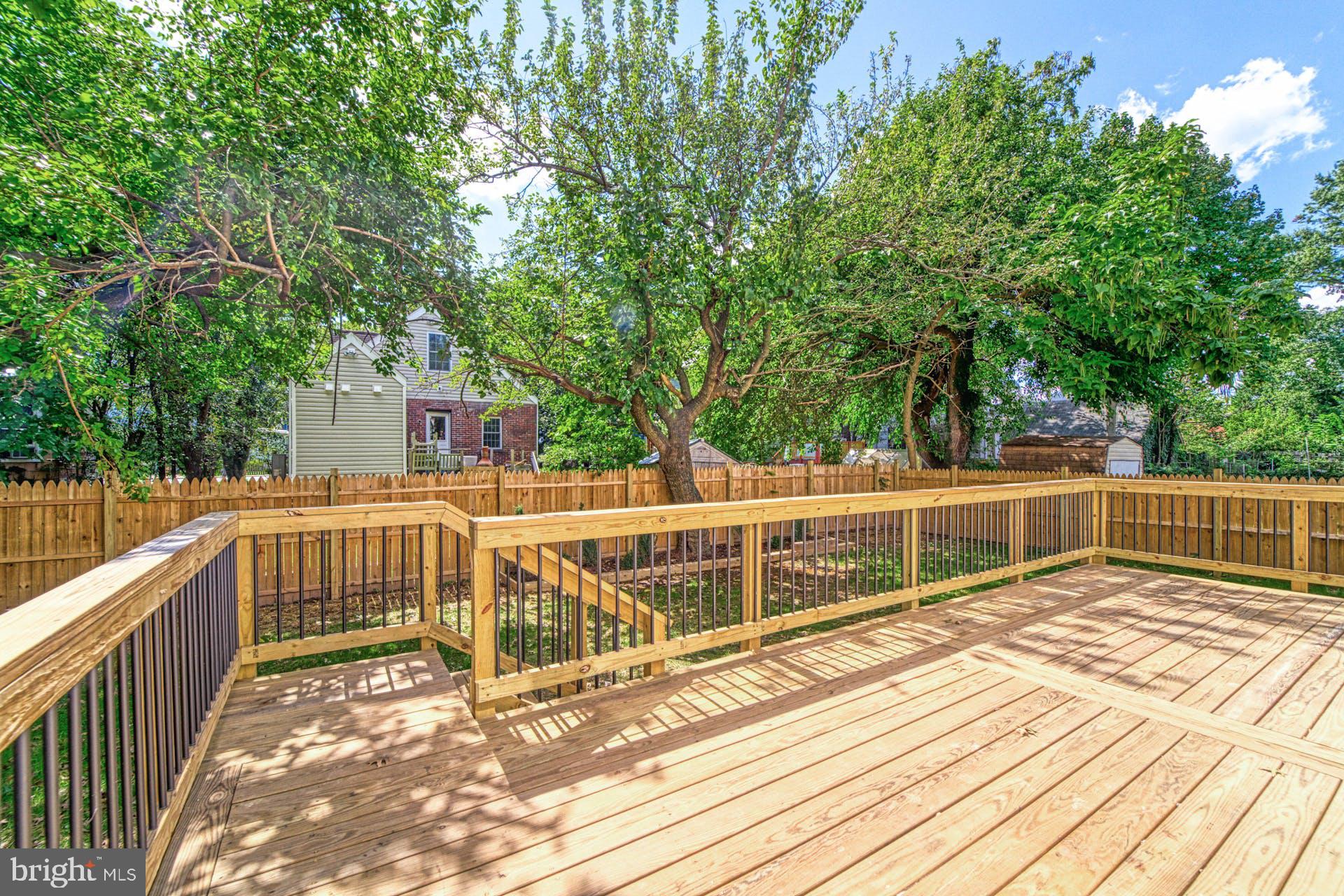 RIVERDALE PARK - Residential