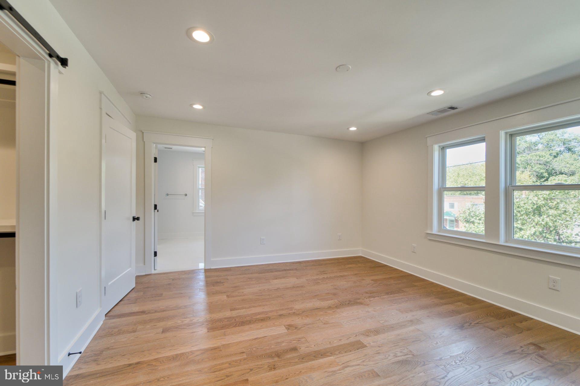 RIVERDALE PARK - Residential