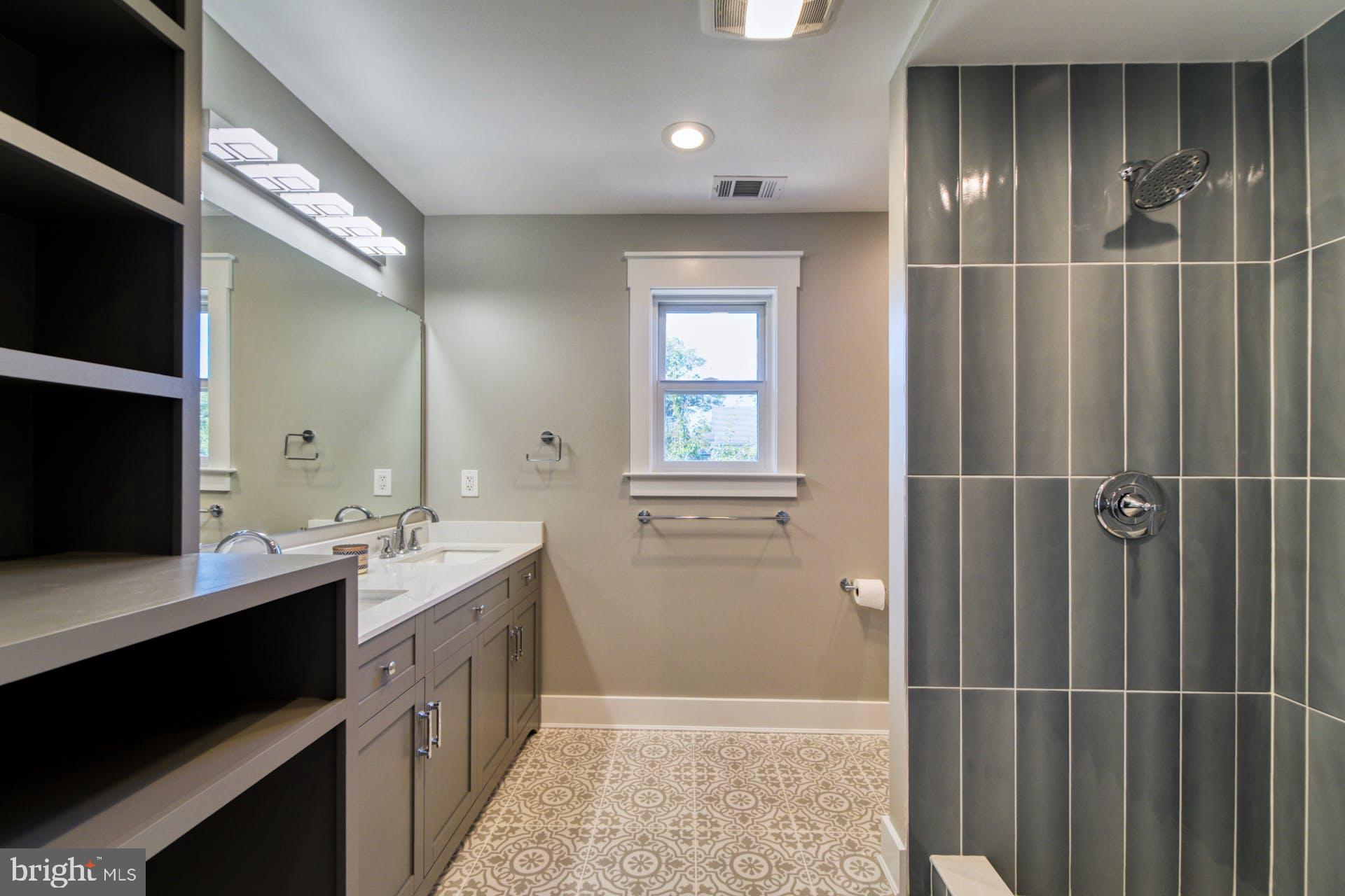 RIVERDALE PARK - Residential