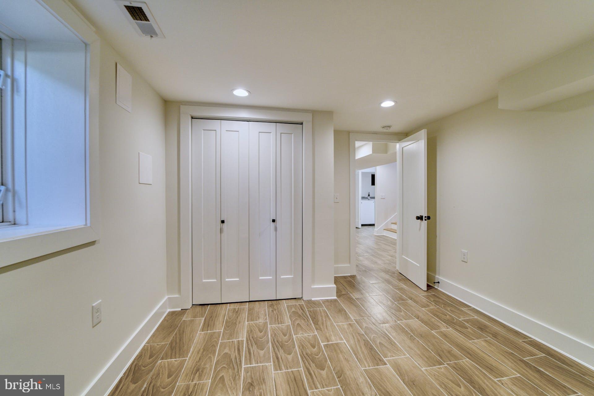 RIVERDALE PARK - Residential