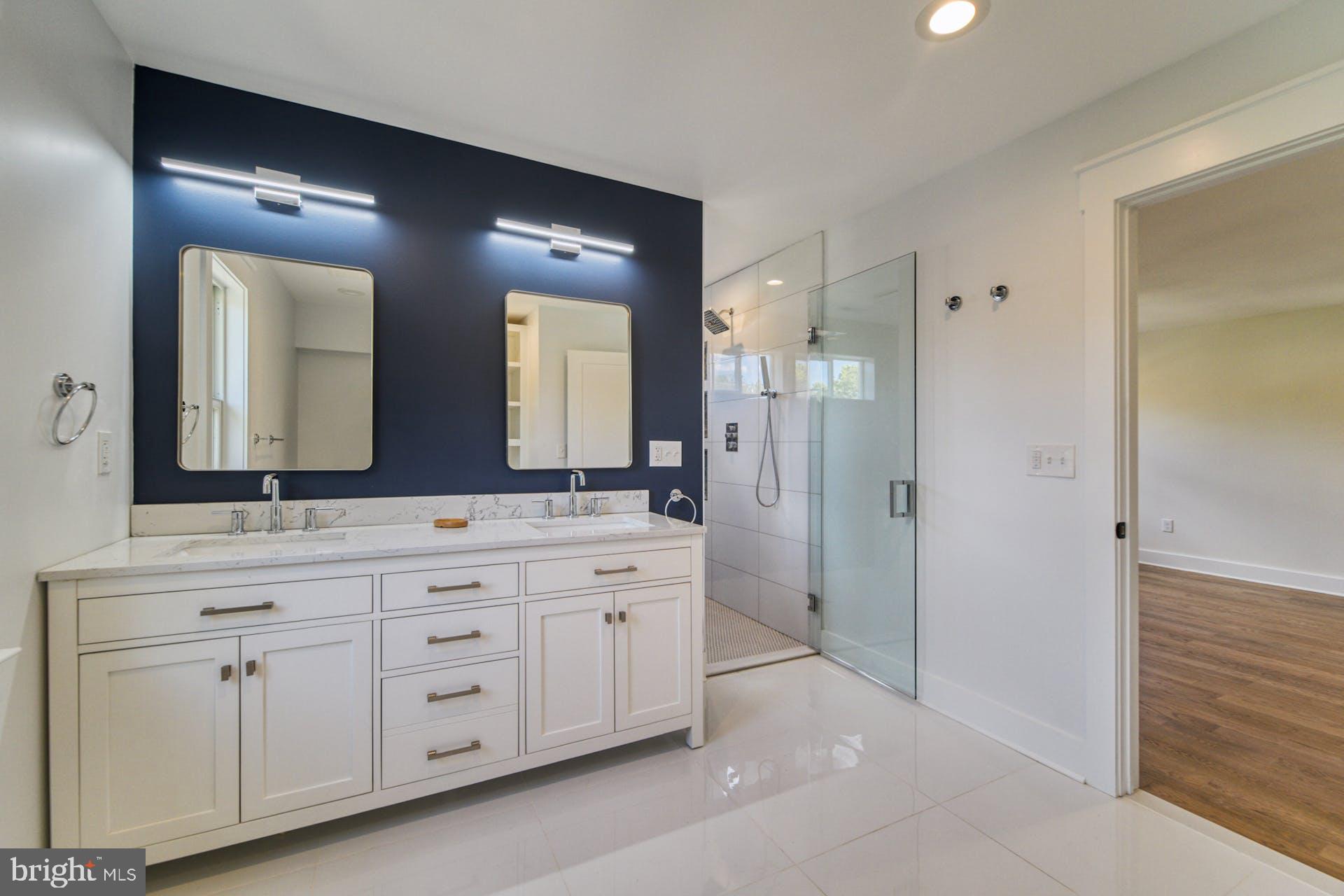 RIVERDALE PARK - Residential