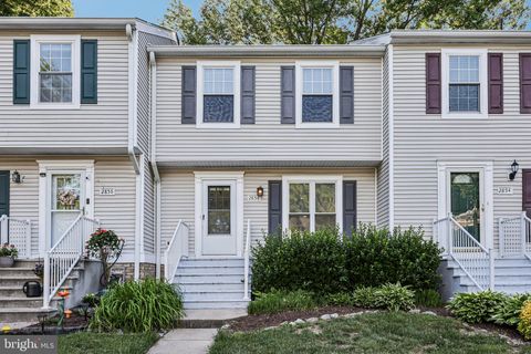 Photo of 2856 Burgundy Place, WOODBRIDGE, VA 22192 (MLS # VAPW2118000)
