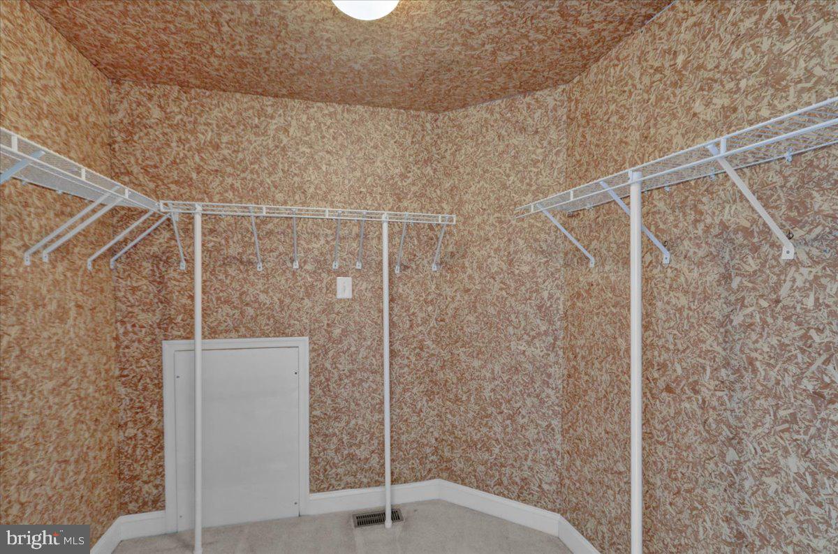 MARSHALL CREEK FAR - Residential