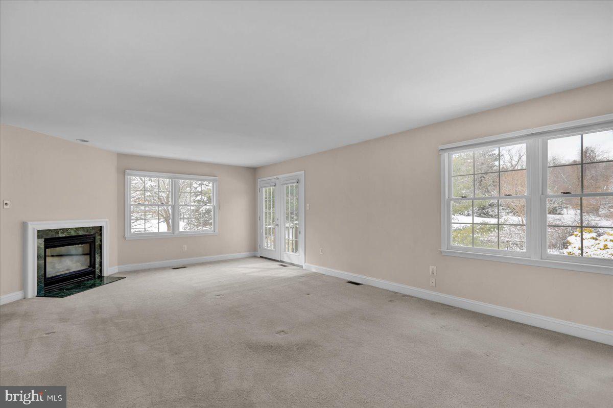 MARSHALL CREEK FAR - Residential