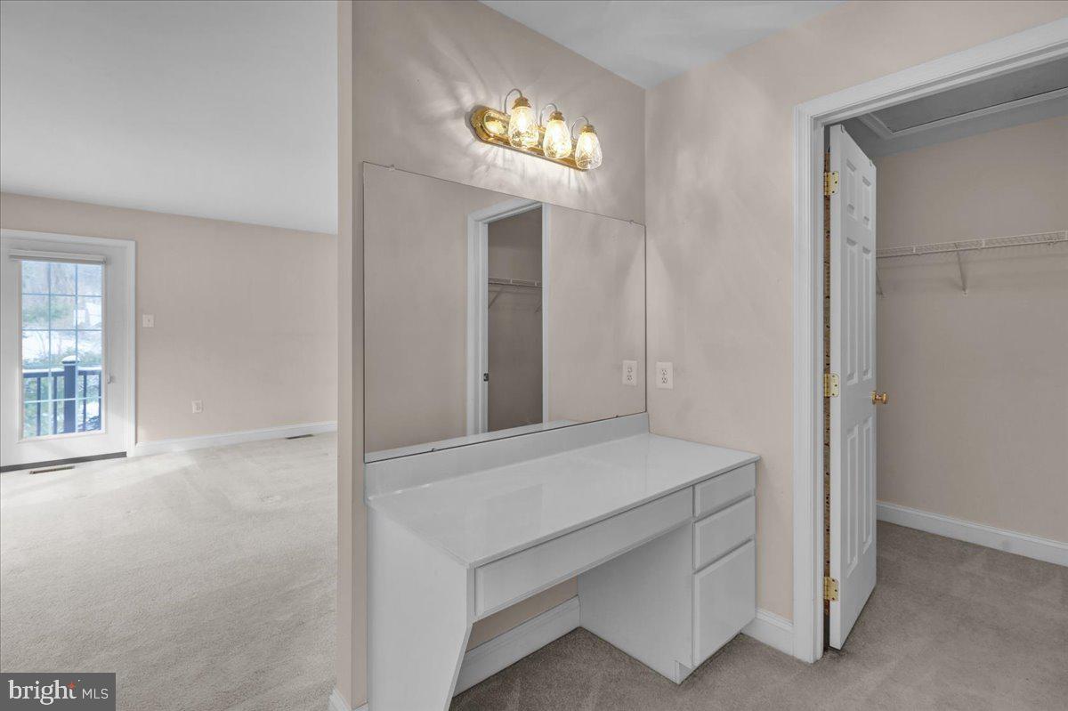 MARSHALL CREEK FAR - Residential