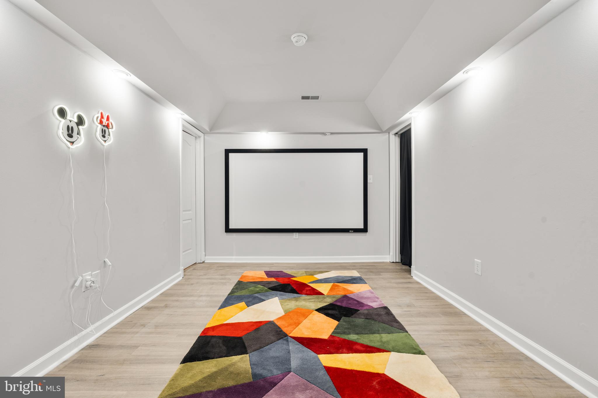 WHISPERING MEADOWS - Residential