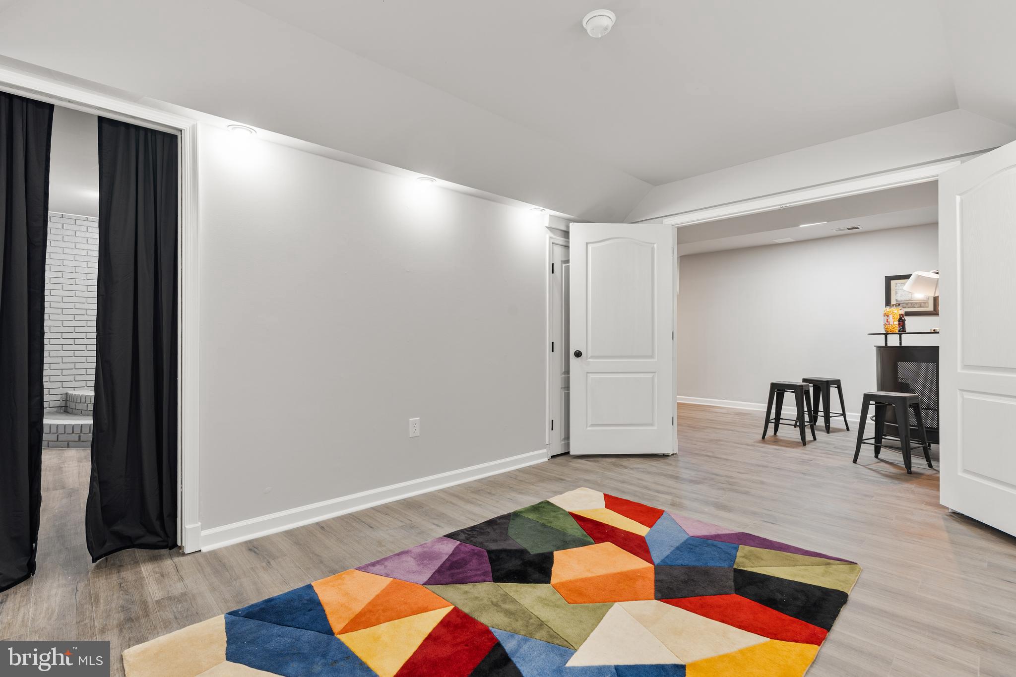 WHISPERING MEADOWS - Residential