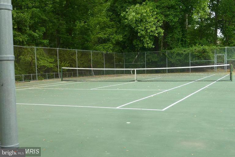 PARKSIDE CONDOMINIUMS - Residential Lease