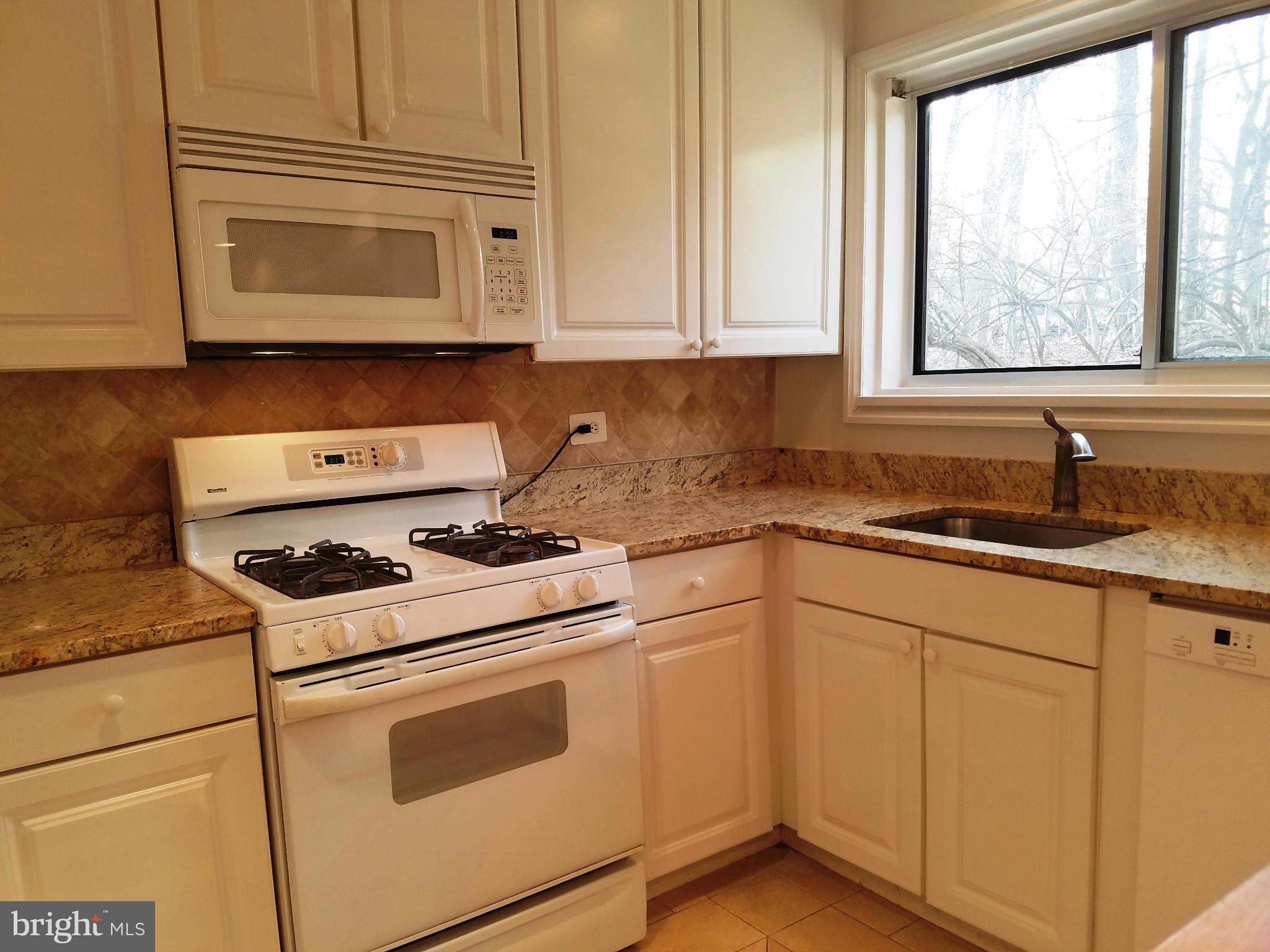 PARKSIDE CONDOMINIUMS - Residential Lease