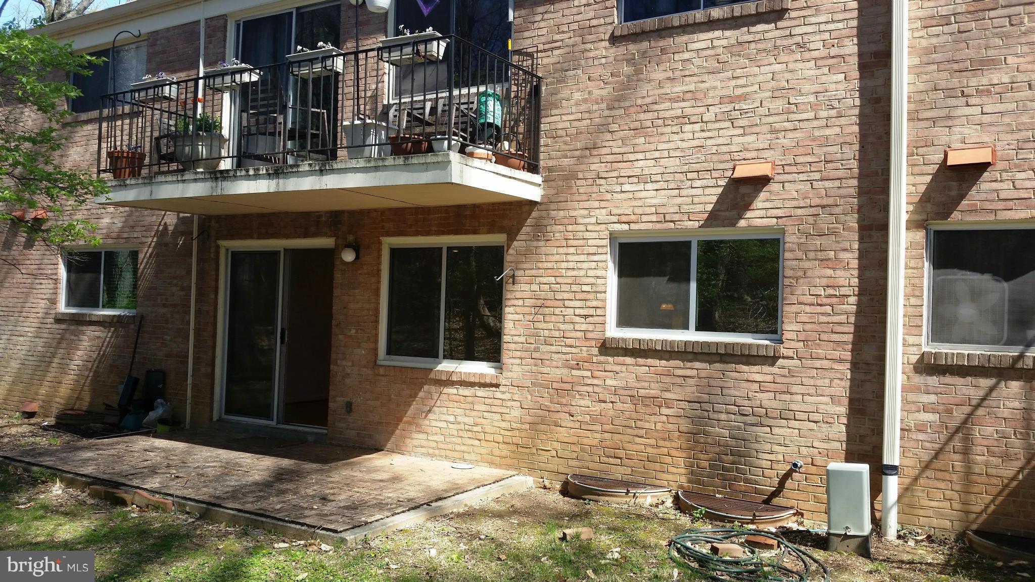 PARKSIDE CONDOMINIUMS - Residential Lease