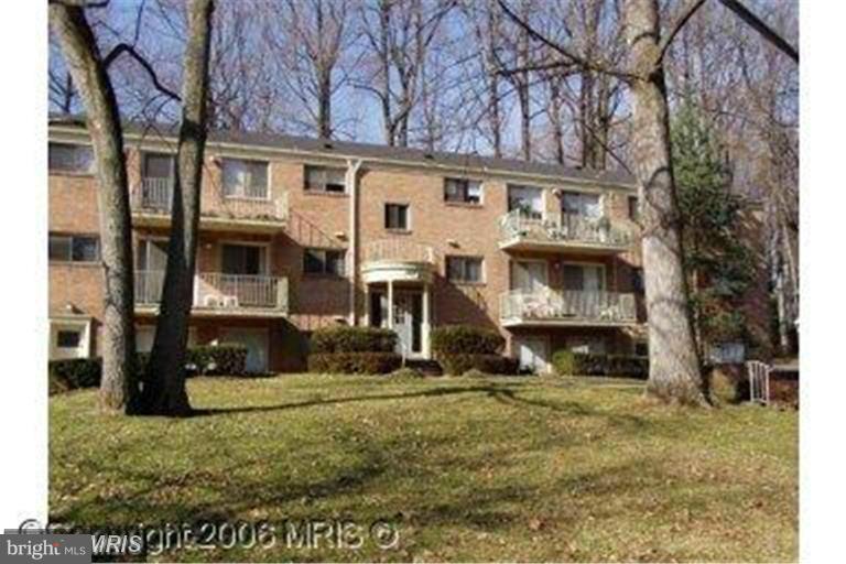 PARKSIDE CONDOMINIUMS - Residential Lease