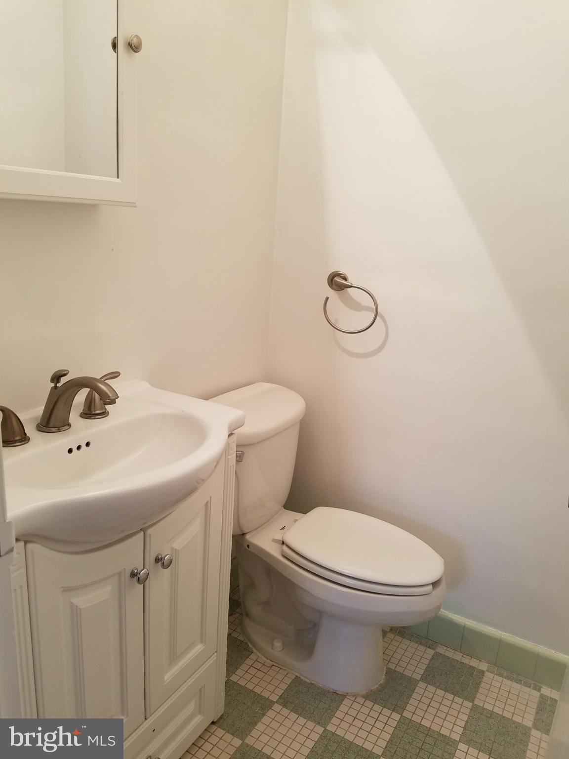 PARKSIDE CONDOMINIUMS - Residential Lease