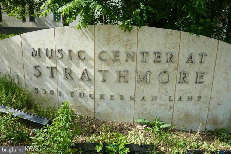 PARKSIDE CONDOMINIUMS - Residential Lease