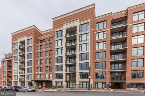 Photo of 4915 Hampden Lane #109, BETHESDA, MD 20814 (MLS # MDMC2206000)