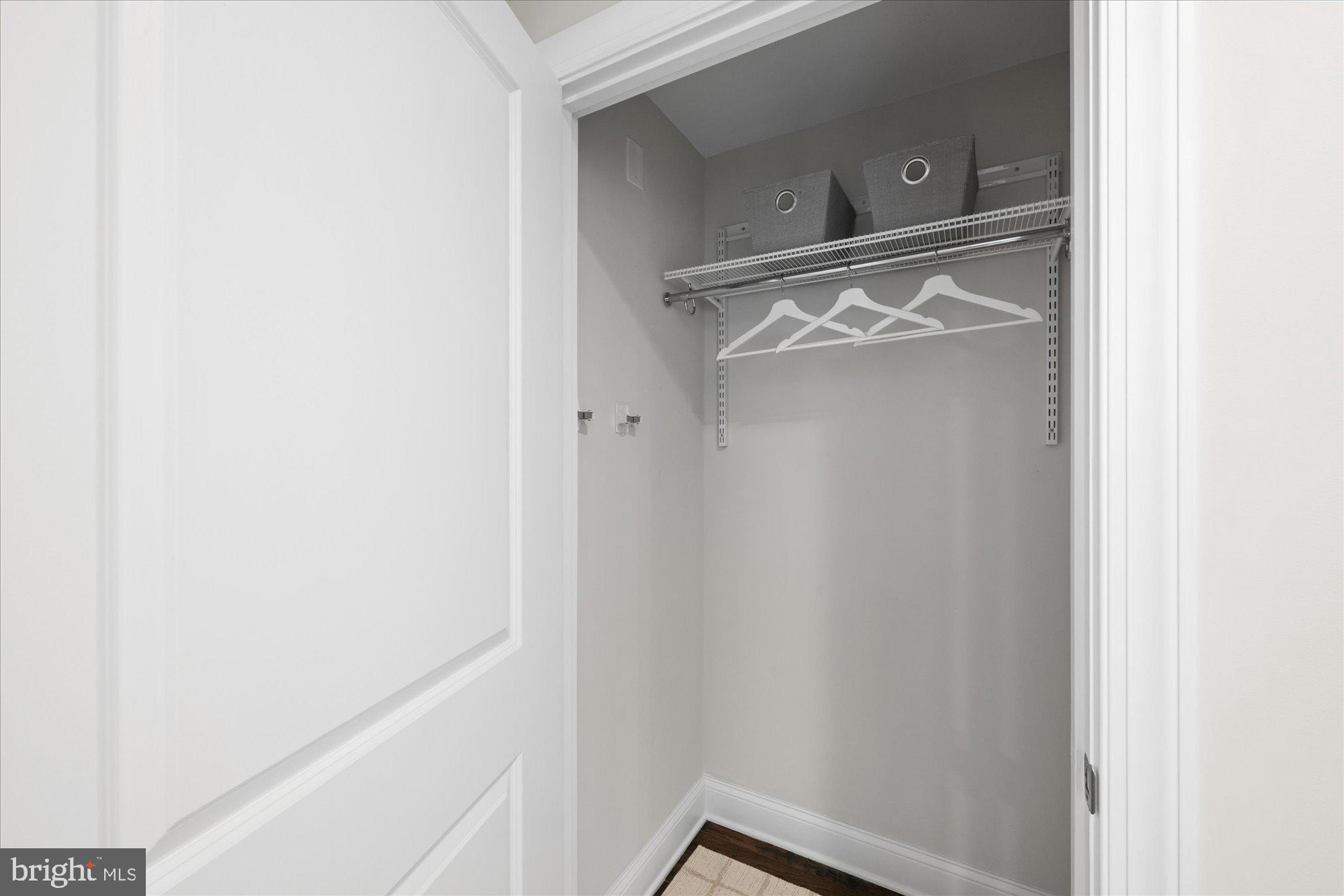 HAMPDEN ROW - Residential