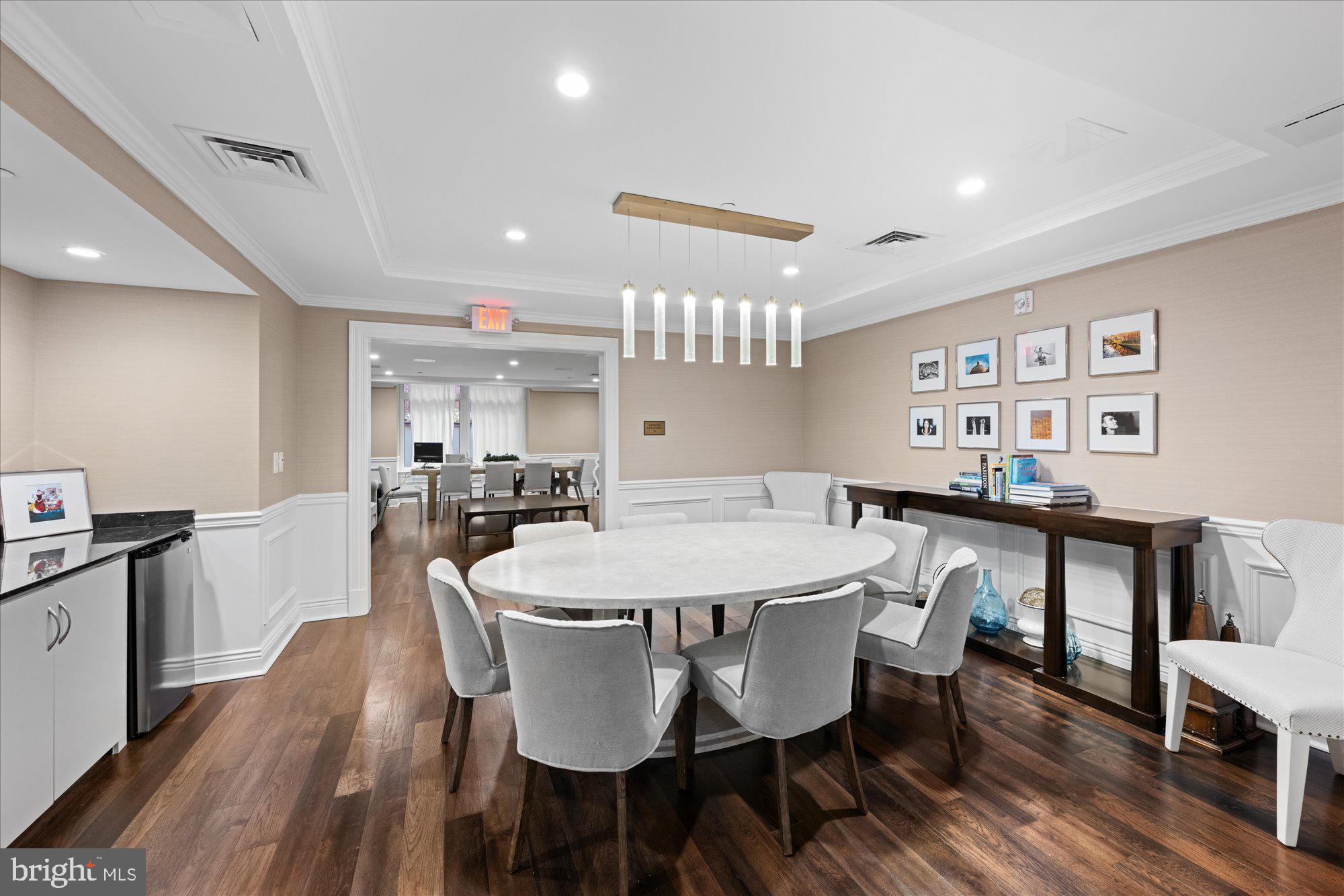 HAMPDEN ROW - Residential