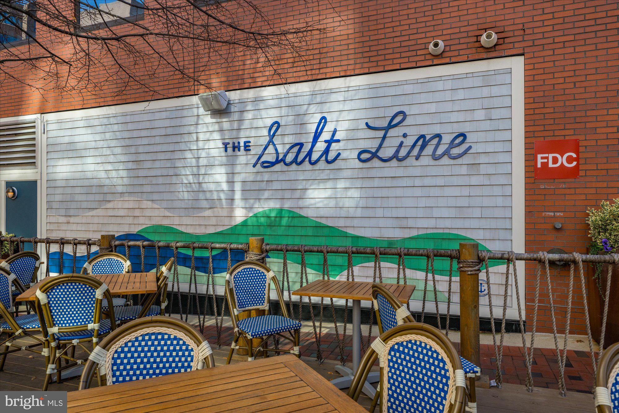 HAMPDEN ROW - Residential