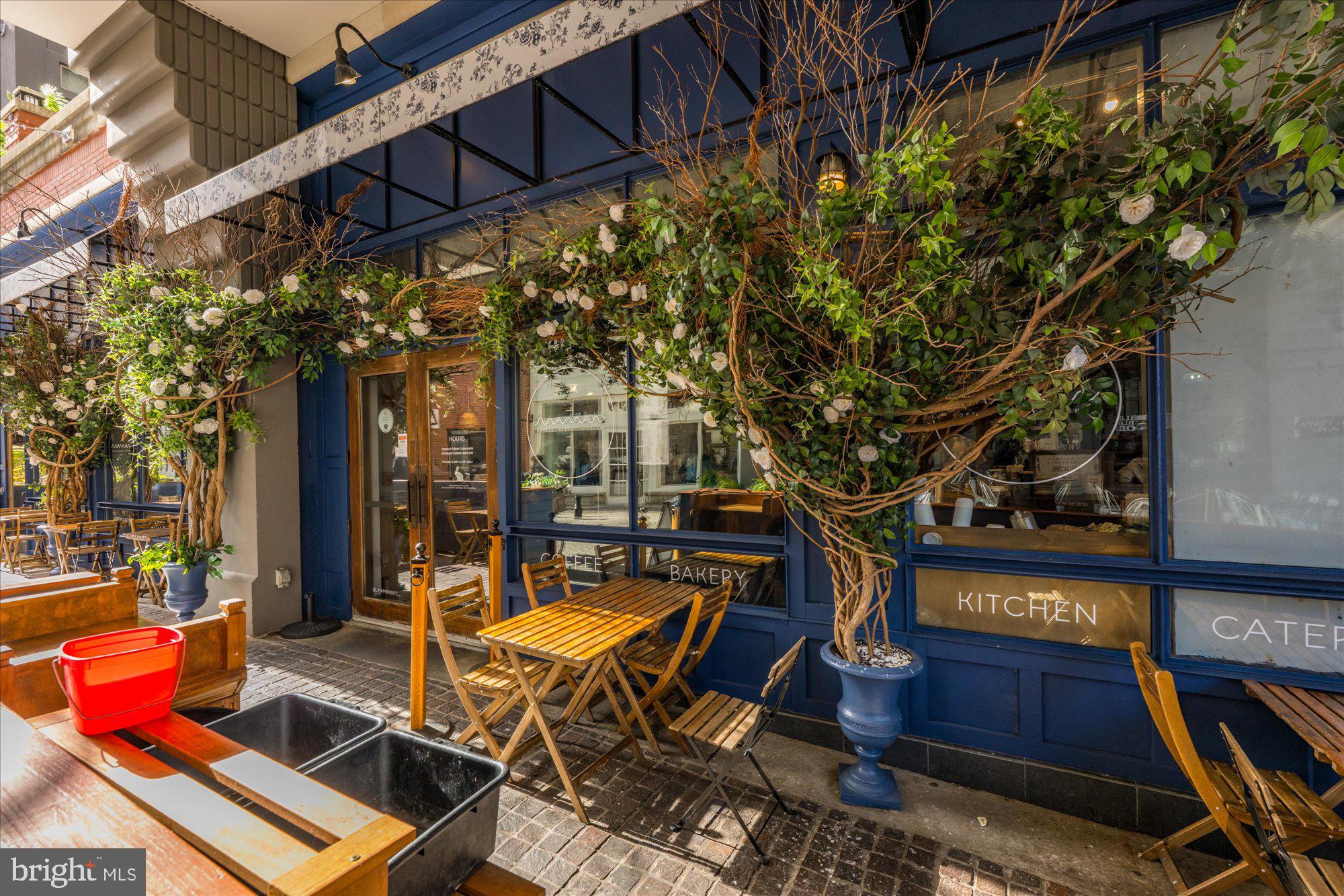 HAMPDEN ROW - Residential