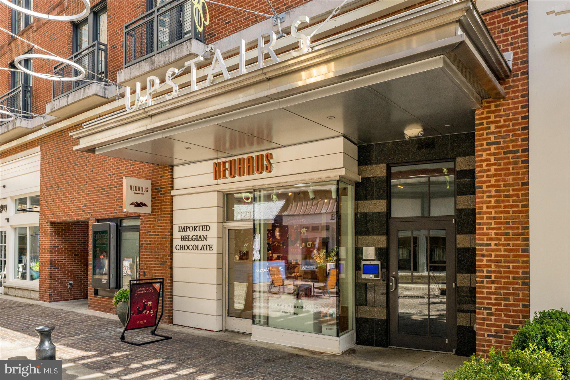 HAMPDEN ROW - Residential