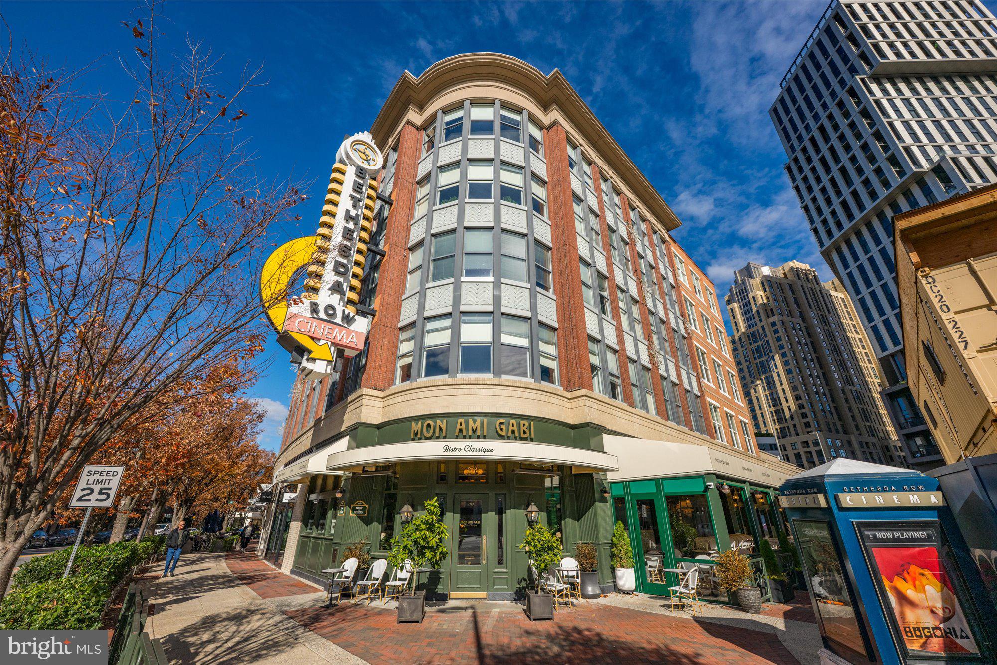 HAMPDEN ROW - Residential