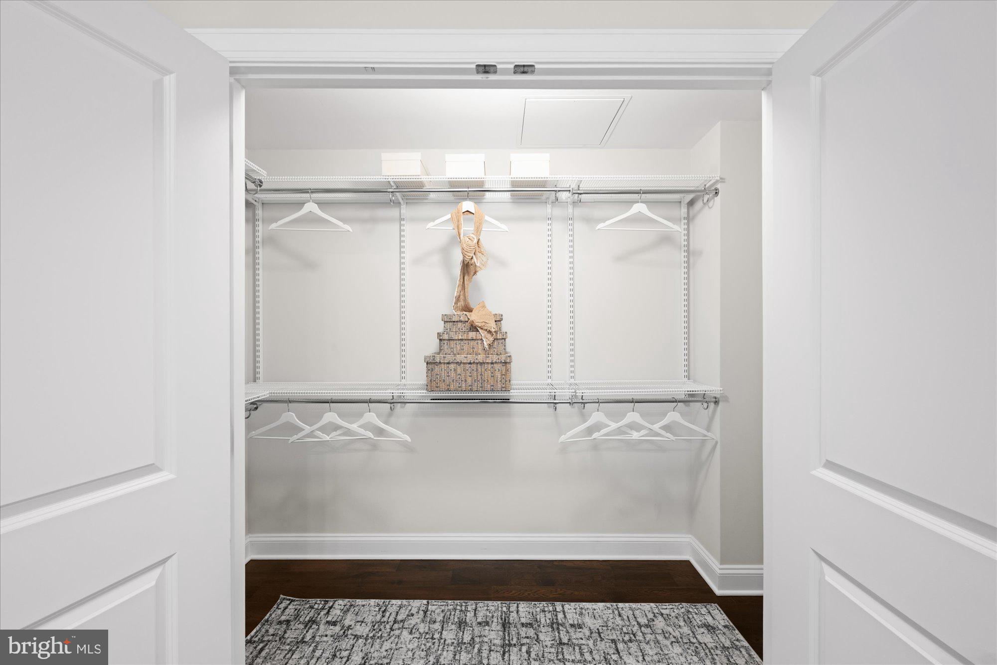 HAMPDEN ROW - Residential