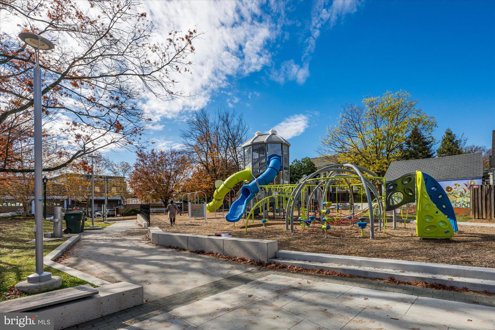 HAMPDEN ROW - Residential