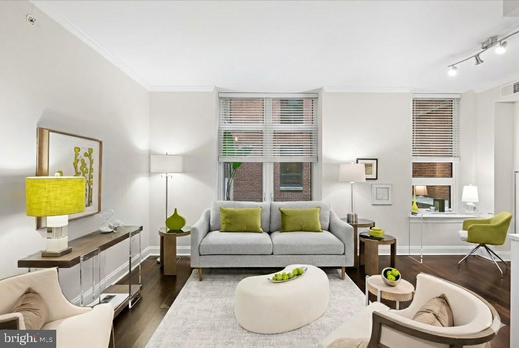 HAMPDEN ROW - Residential