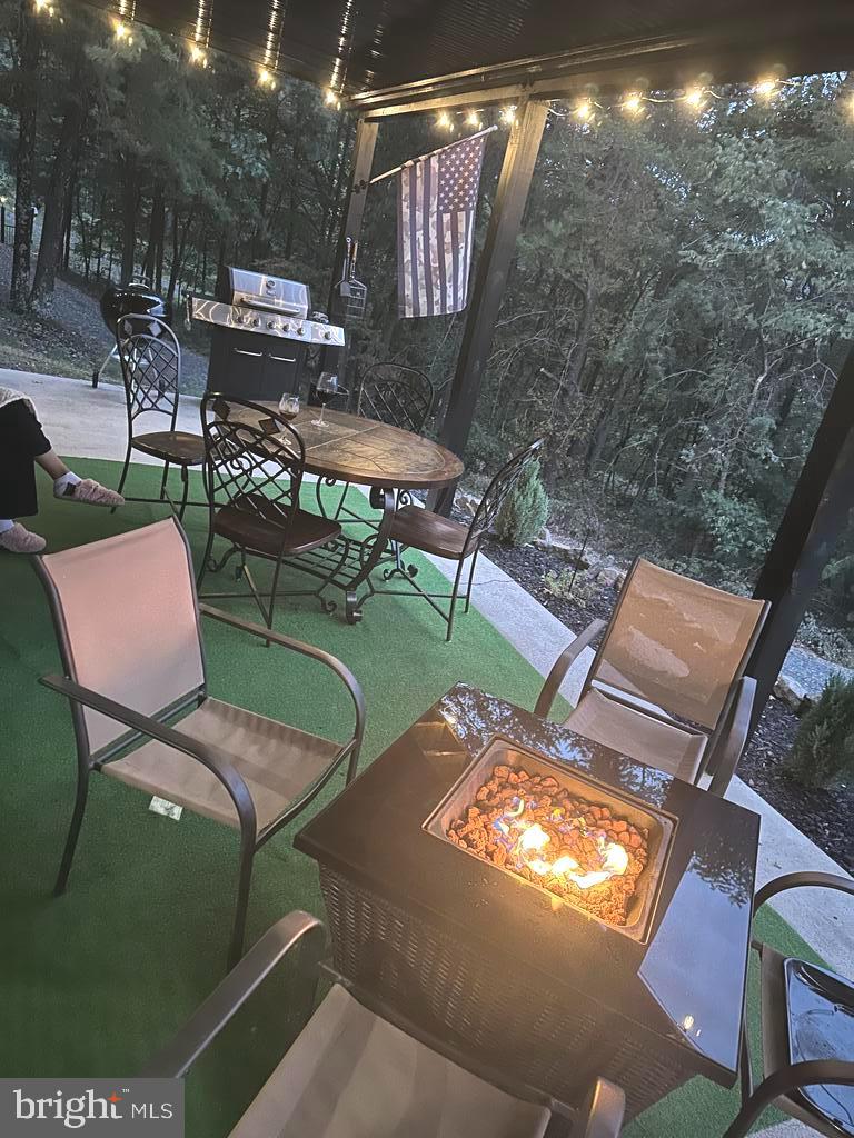 ASHTON WOODS - Residential