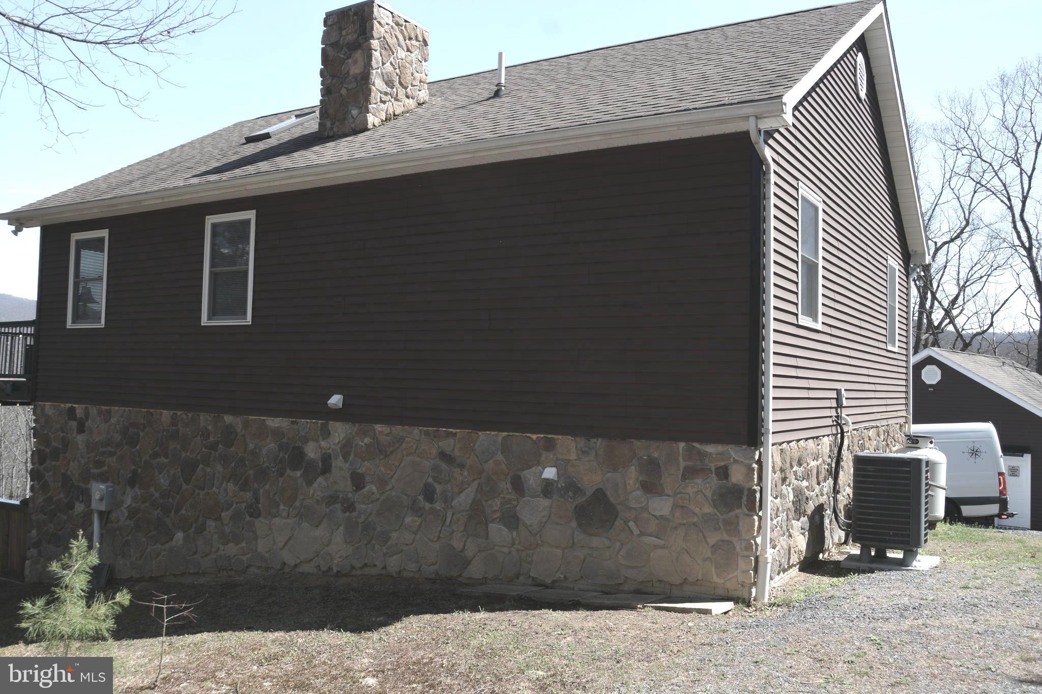 ASHTON WOODS - Residential