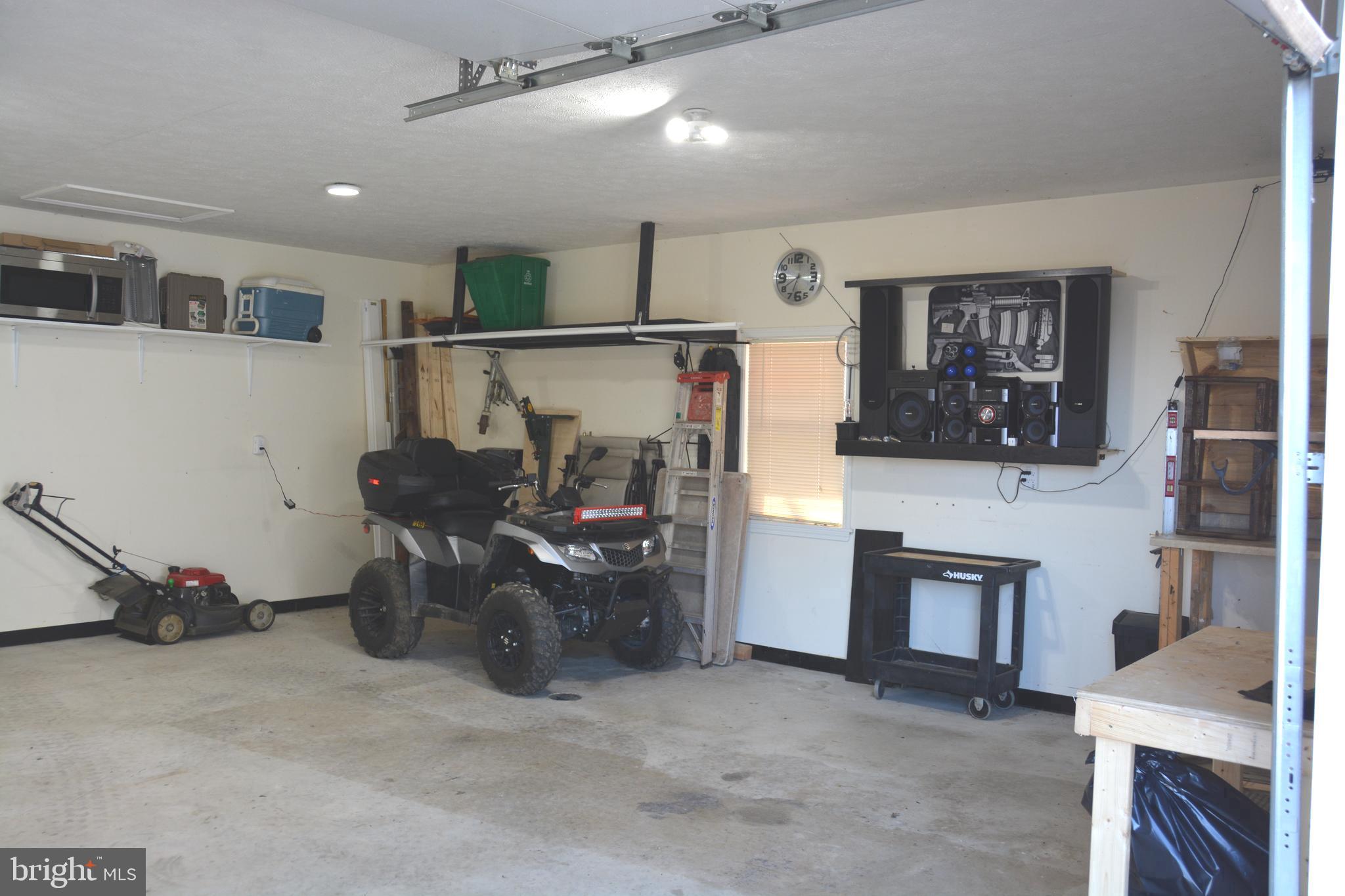 ASHTON WOODS - Residential