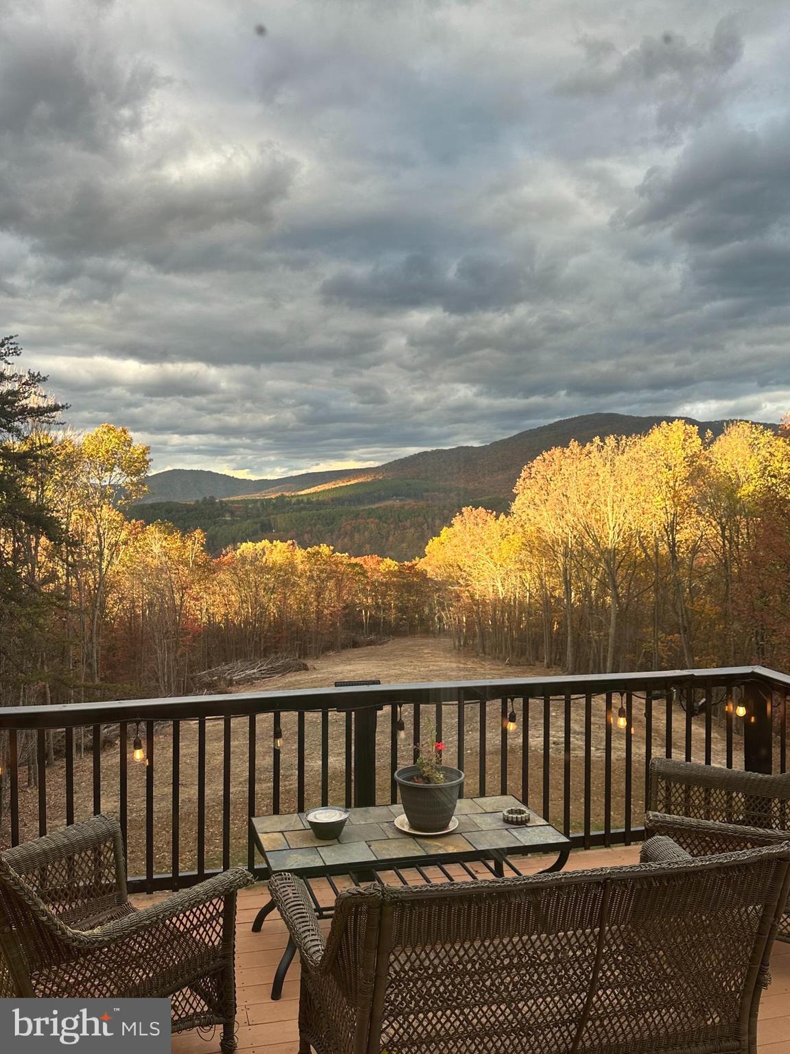 ASHTON WOODS - Residential