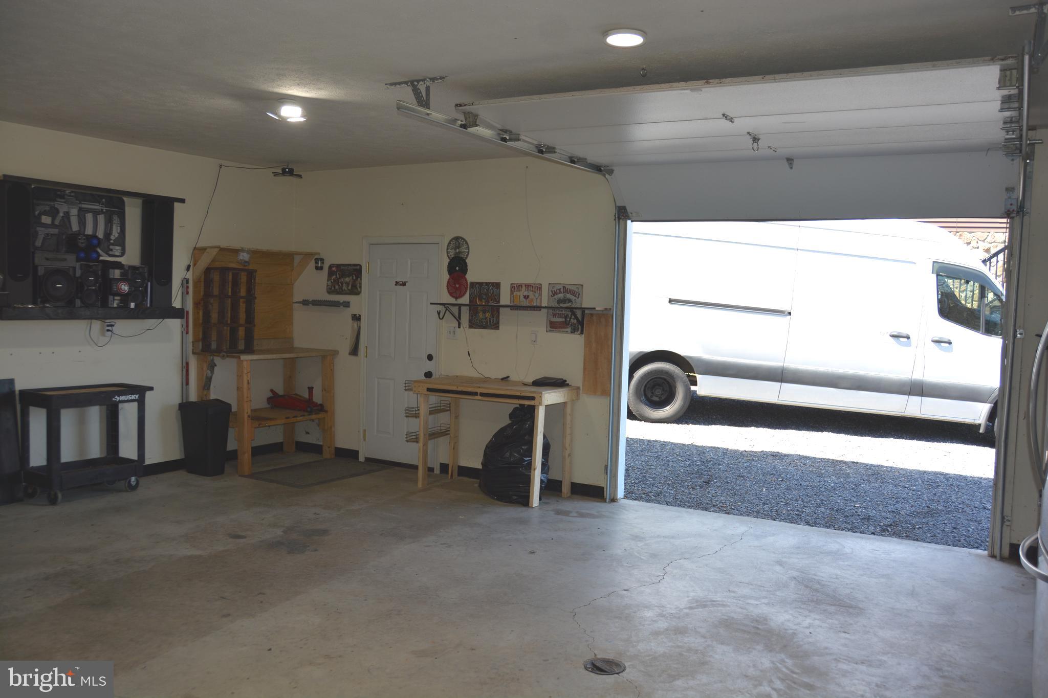 ASHTON WOODS - Residential