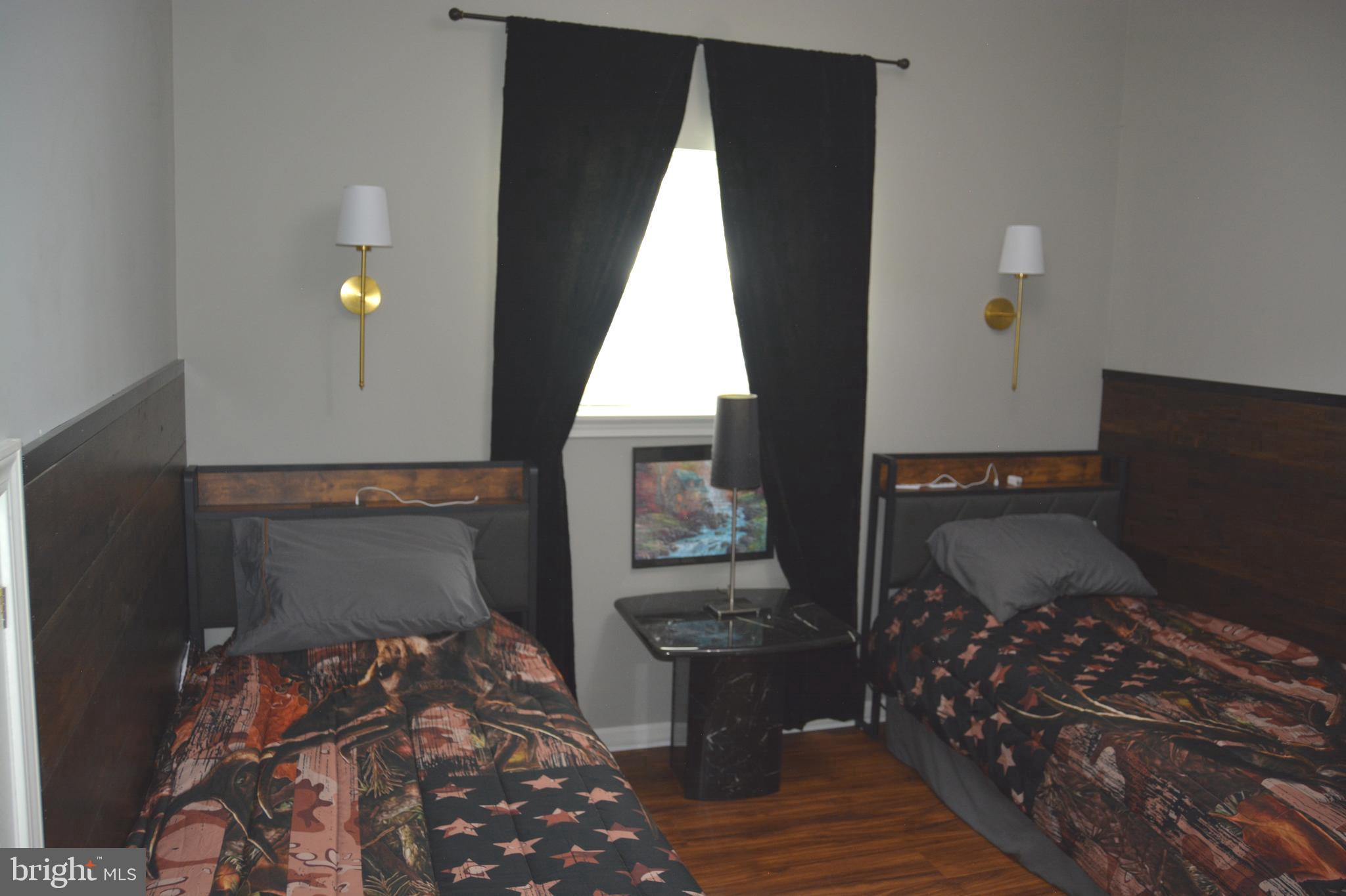 ASHTON WOODS - Residential