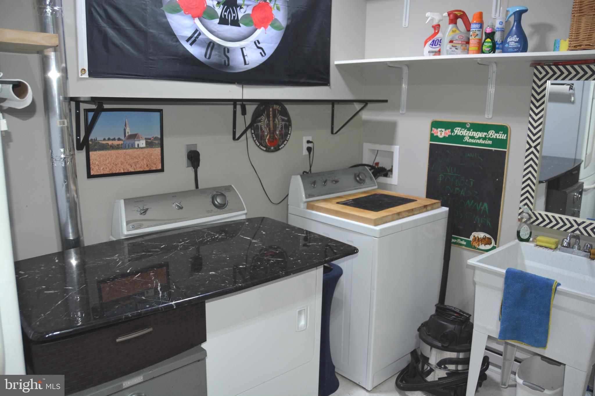 ASHTON WOODS - Residential