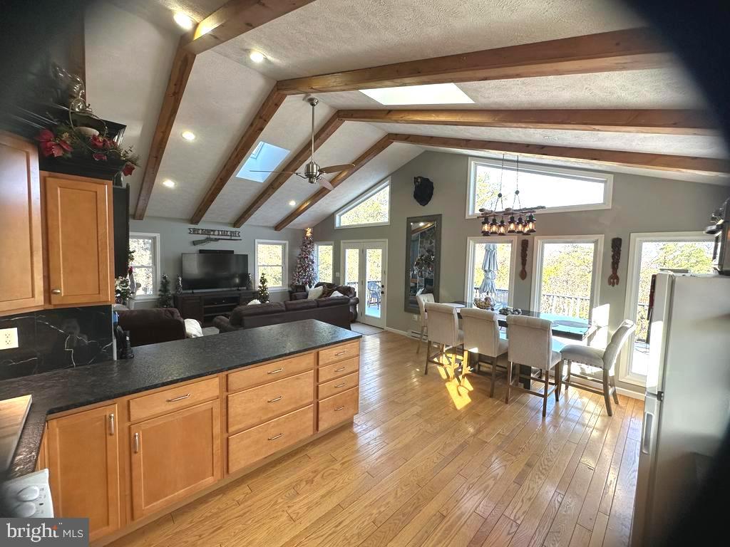 ASHTON WOODS - Residential