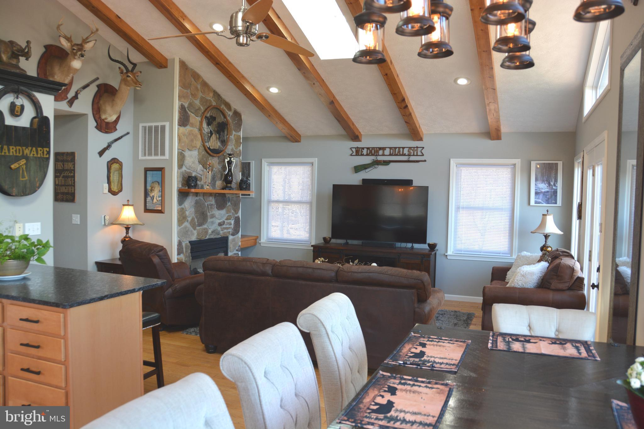 ASHTON WOODS - Residential