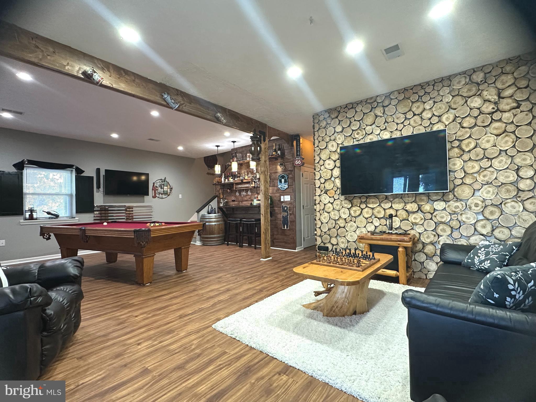 ASHTON WOODS - Residential