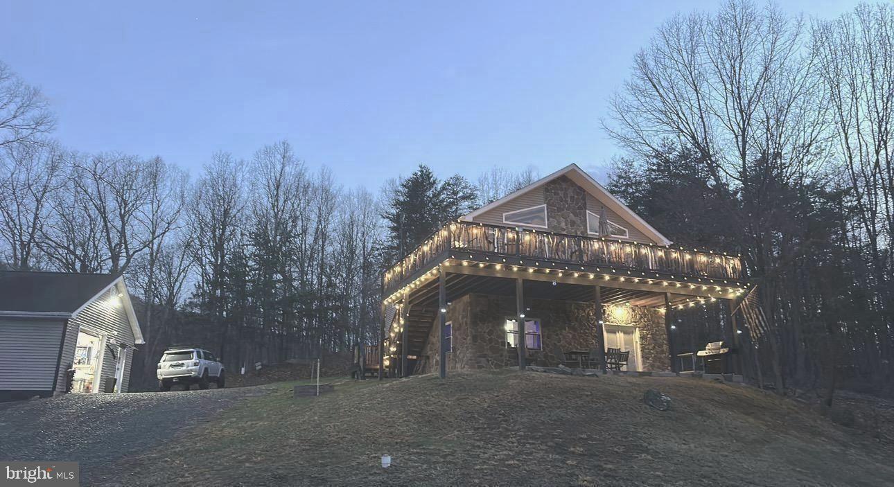 ASHTON WOODS - Residential