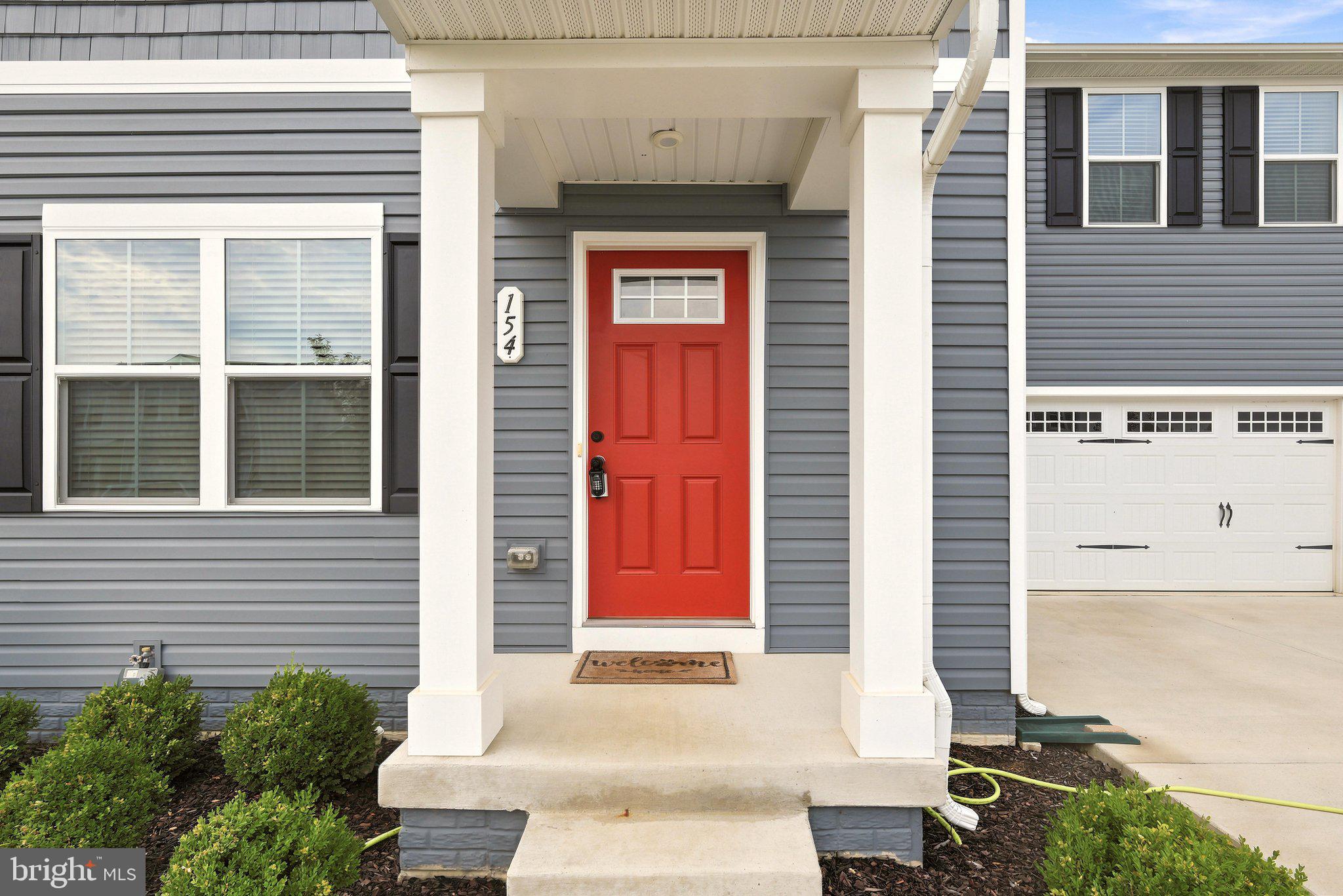 154 DURSLEY CIRCLE