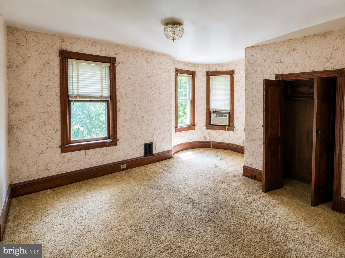 23 S DELSEA DRIVE
