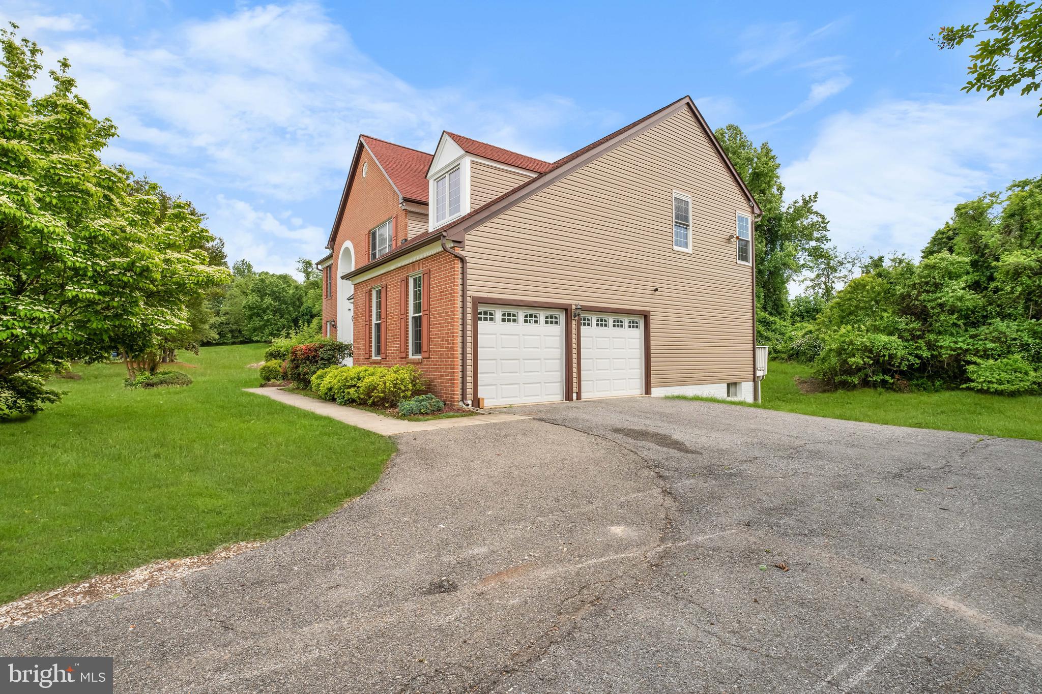 COLLINGTON MANOR - Residential