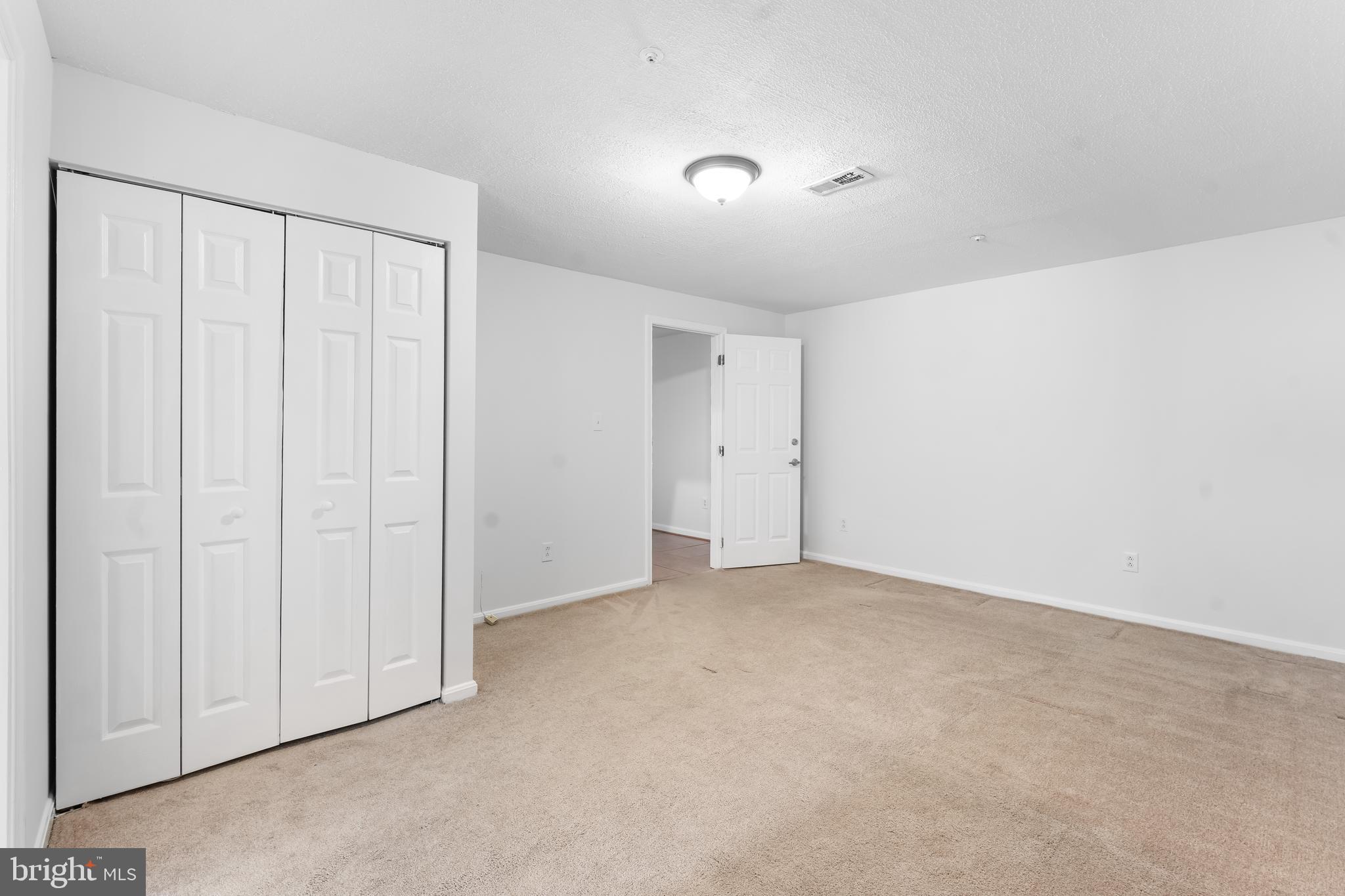 COLLINGTON MANOR - Residential