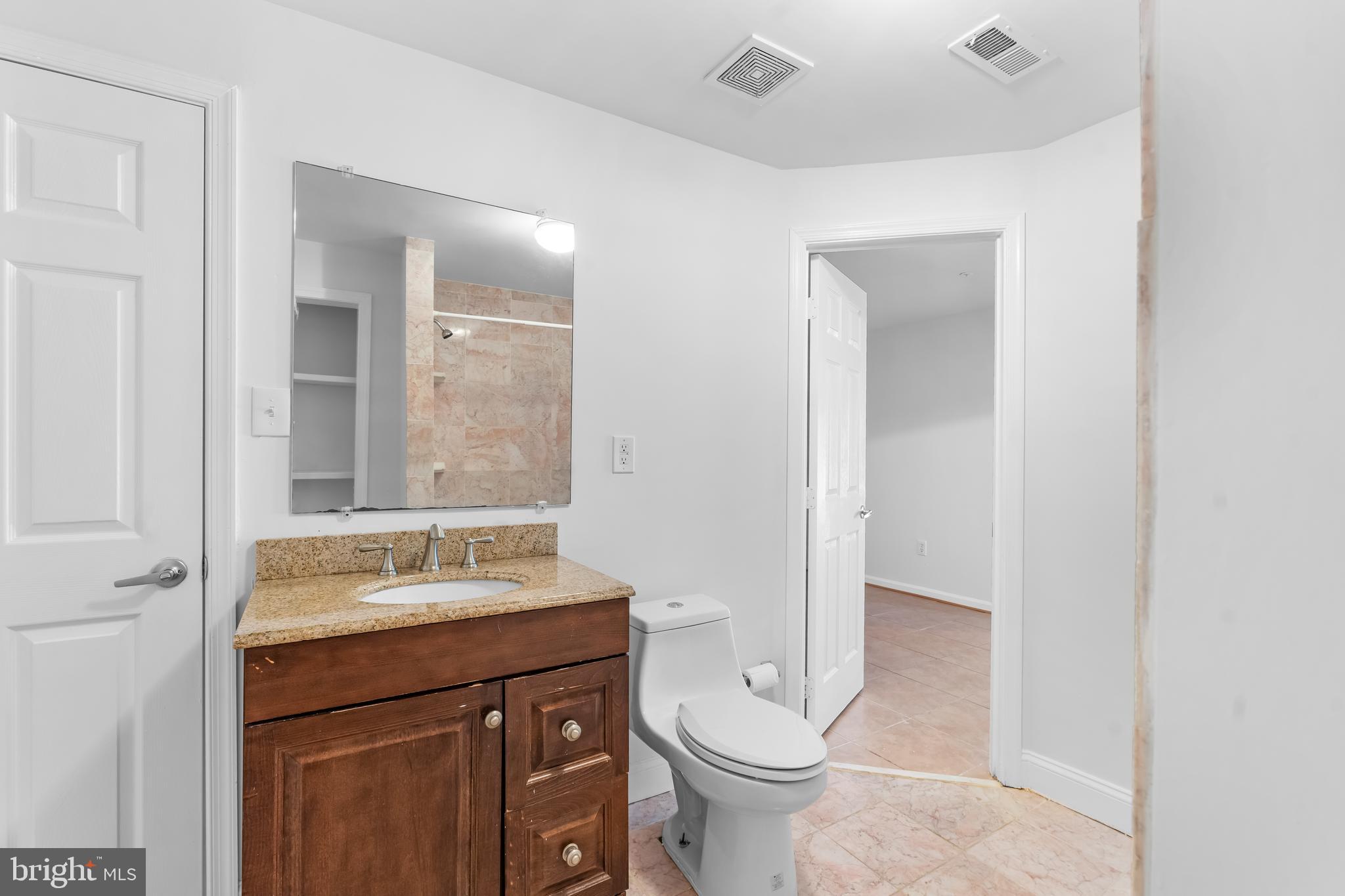 COLLINGTON MANOR - Residential