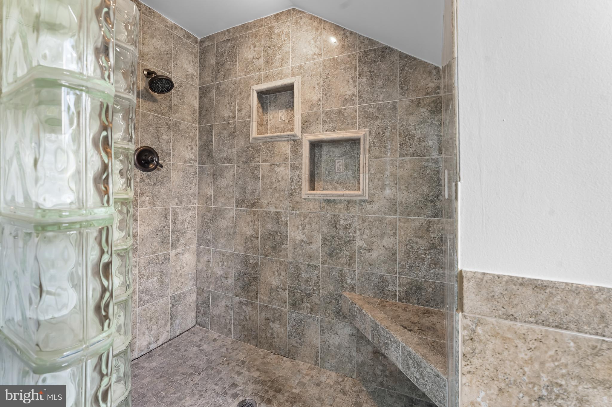 COLLINGTON MANOR - Residential