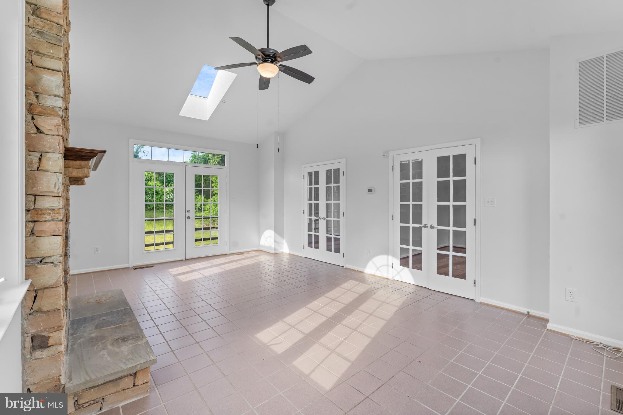 COLLINGTON MANOR - Residential