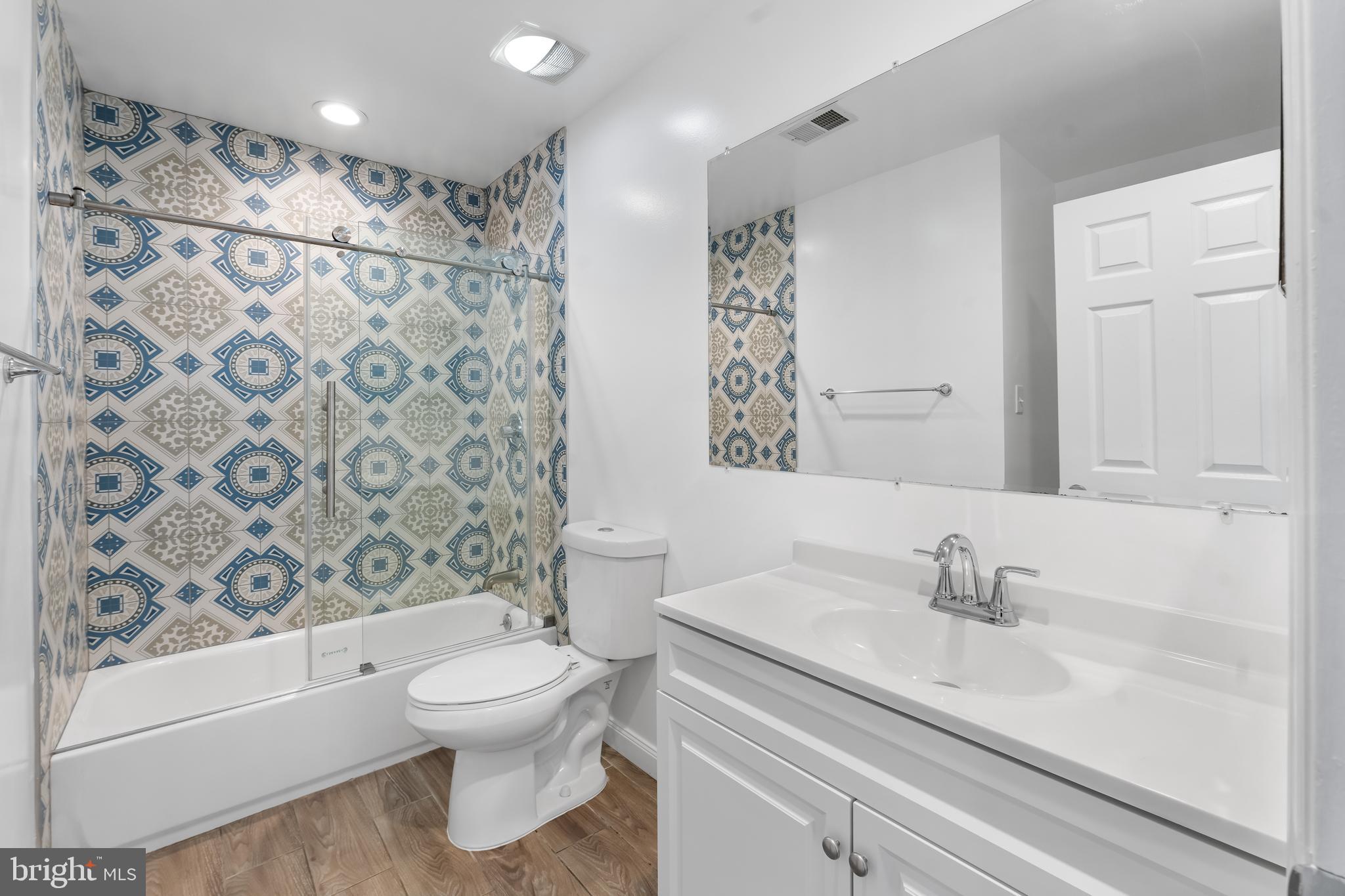 COLLINGTON MANOR - Residential