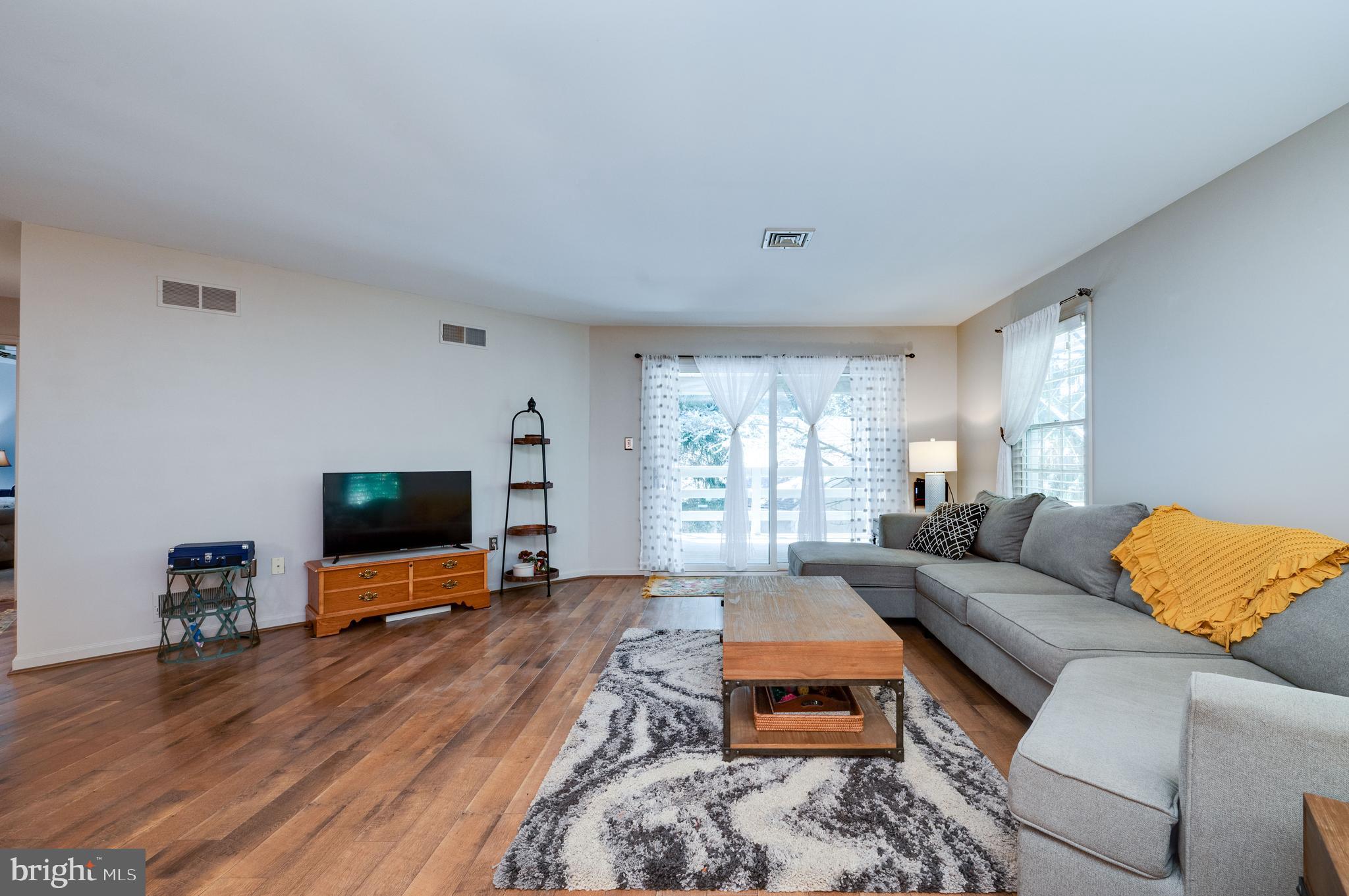 2001 MEADOW GLEN