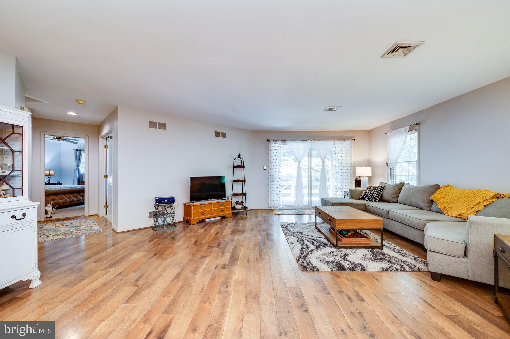 2001 MEADOW GLEN