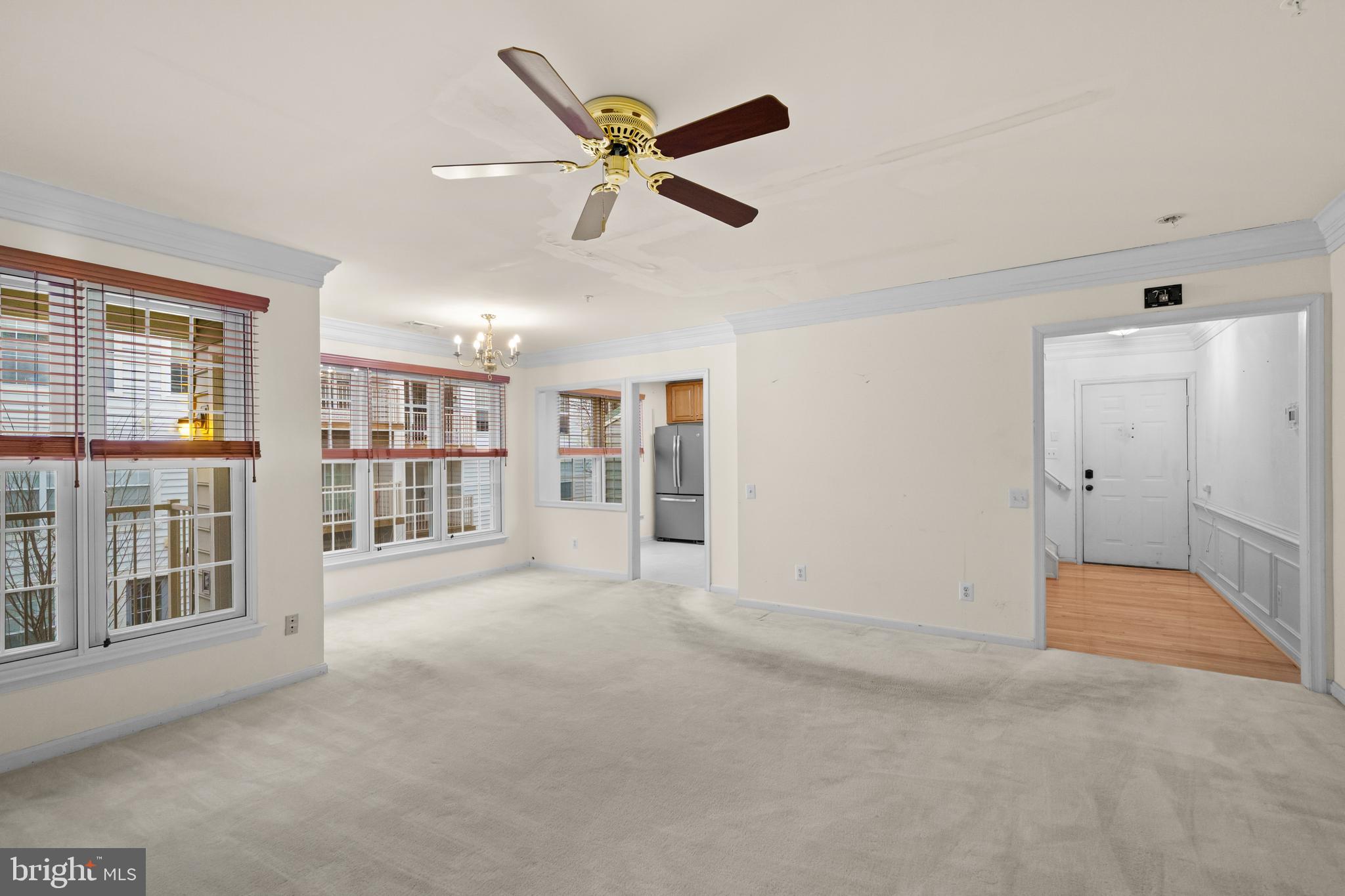 4110 VANDERBILT COURT 303